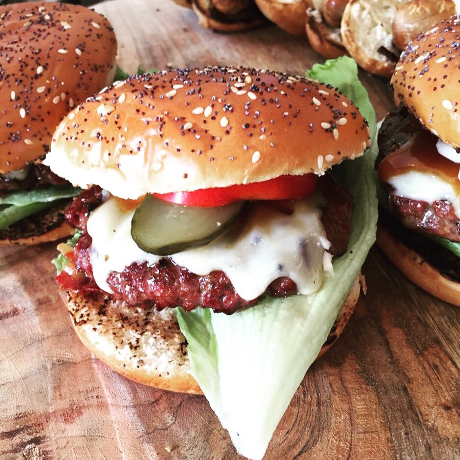 Burgers en barbecue worst Barbekeals Burgers en barbecue worst Barbekeals