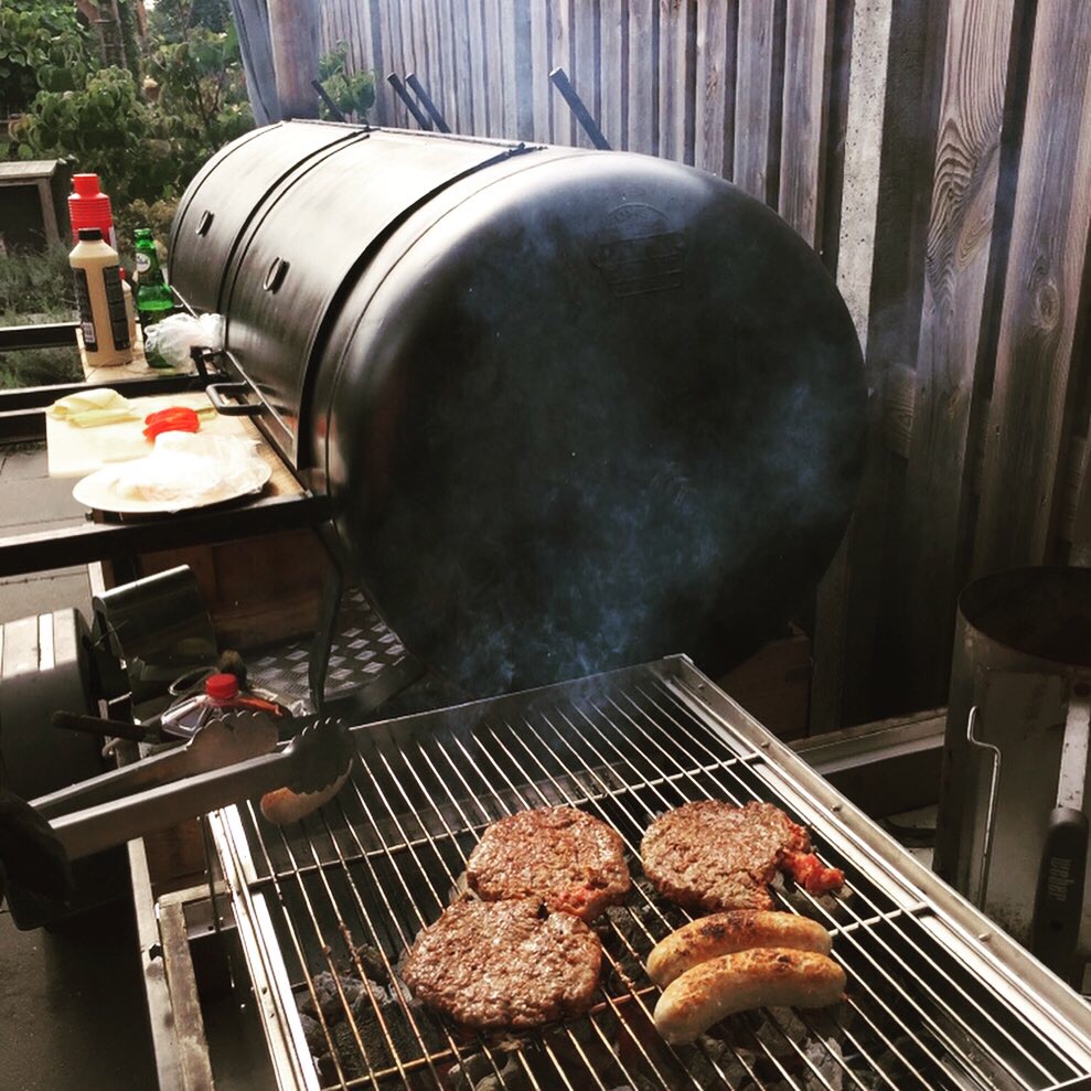 Burgers en barbecue worst Barbekeals Burgers en barbecue worst Barbekeals