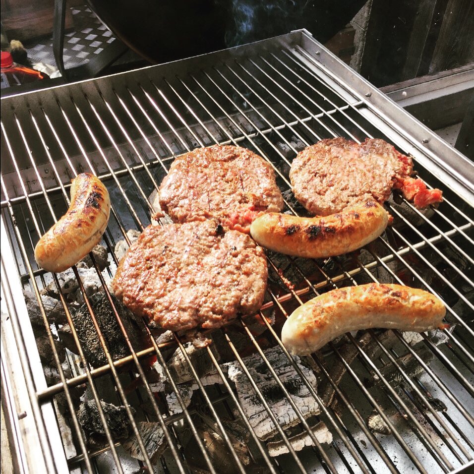 Burgers en barbecue worst Barbekeals Burgers en barbecue worst Barbekeals